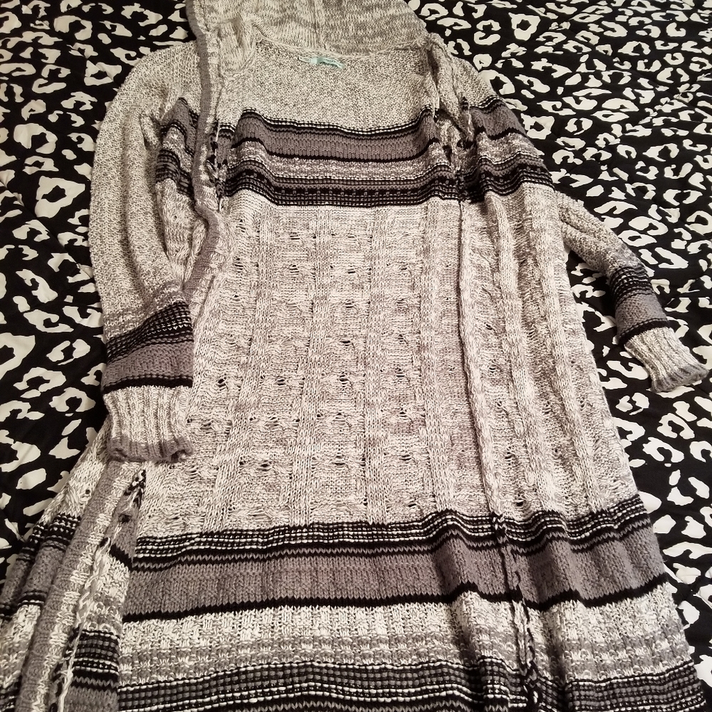 Hooded long gray cardigan